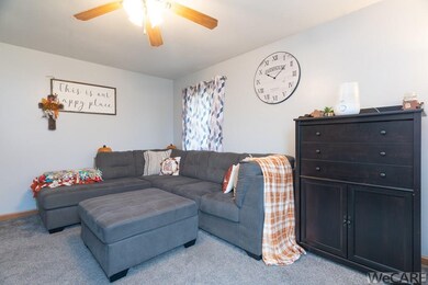 422 Erie St, Wapakoneta, OH 45895 - photo 2