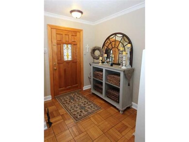 Entry/Foyer.