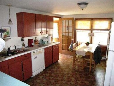 20 Pine St, Greenfield, MA 01301 - photo 3