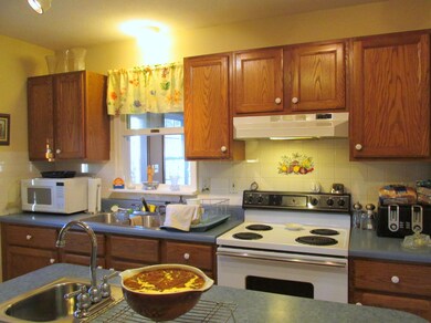 kitchen (c)