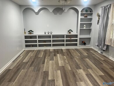 409 Cumberland Dr SE, Huntsville, AL 35803 - photo 3