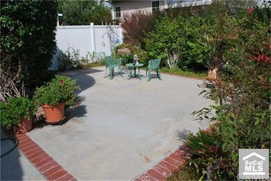 Front side patio area