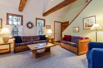 004-photo-living-room-6665814
