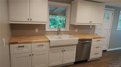 More drawers, new appliances, double farm sink
