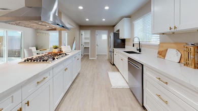 38605-Yucca-Kitchen(1)