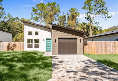 808 W 9th St, St. Augustine, FL 32084 - photo 2