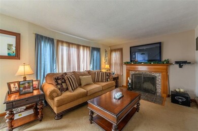 2422 Snyder Ave NE, Canton, OH 44714 - photo 3