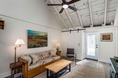06-Living Room 1