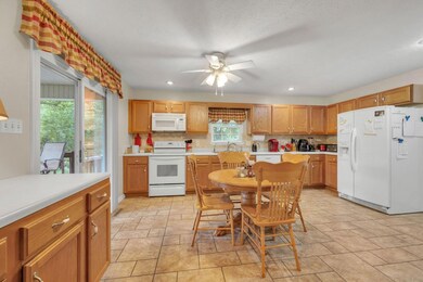 Kitchen/Dining