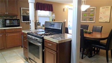 Center island with gas convection oven/range, flan