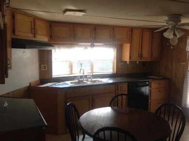 kitchen/ eating area