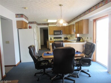 1207 Parkview Dr, Wellsville, OH 43968 - photo 5