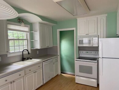 906 Hutchins Ave, Ann Arbor, MI 48103 - photo 6