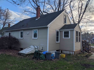 8 Maplecrest St, Newmarket, NH 03857 - photo 3