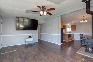 300 Grand Fir Dr, Enumclaw, WA 98022 - photo 4