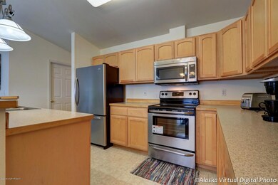 Kitchen w/ SS apps