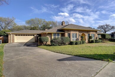 424 Blue Jay Ct, Bedford, TX 76021 - photo 2