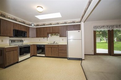 2944 Thinnes St, Cross Plains, WI 53528 - photo 7