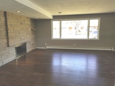 517 Flossmoor Ave, Waukegan, IL 60085 - photo 5