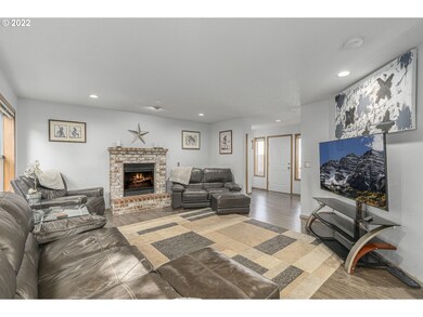 20722 SW Naples Ct, Beaverton, OR 97078 - photo 4