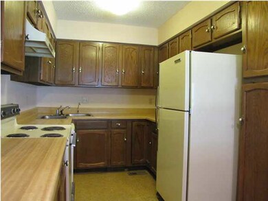 KITCHEN UP CLOSE