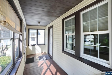 9 New York Ave, Bergenfield, NJ 07621 - photo 3