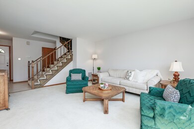 1589 Brittany Ct, Wheaton, IL 60189 - photo 3