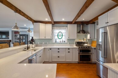 Stunning Kitchen WIth Quartz Counters