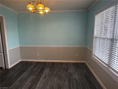 803 Remount Ct unit 20, Greensboro, NC 27409 - photo 6