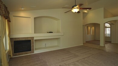 6 - FAMILY ROOM
