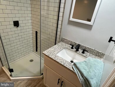 8 Chapman St unit 3, Berkeley Springs, WV 25411 - photo 6