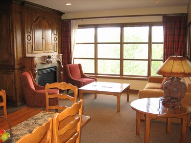 6 Living Room