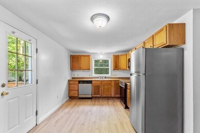 30 Milton St, Worcester, MA 01605 - photo 3