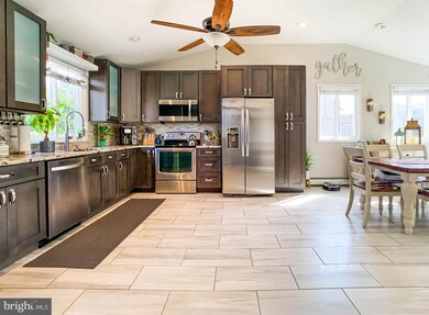 6 Horseshoe Ln, Levittown, PA 19055 - photo 6