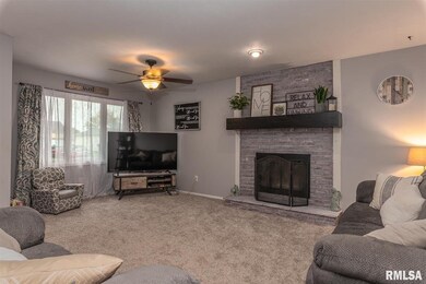 4025 Lamphere Ct, Davenport, IA 52806 - photo 6