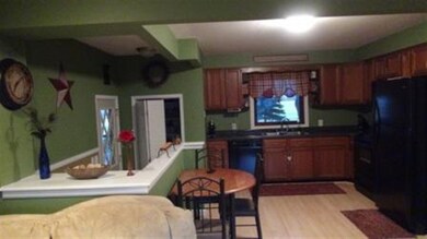 207 S Kerch St, Brooklyn, WI 53521 - photo 4