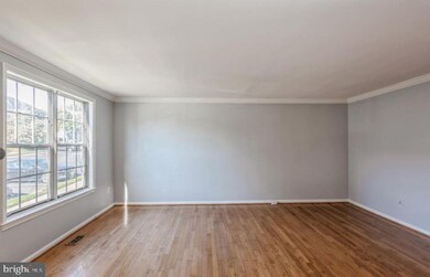 13820 Fount Beattie Ct, Centreville, VA 20121 - photo 3