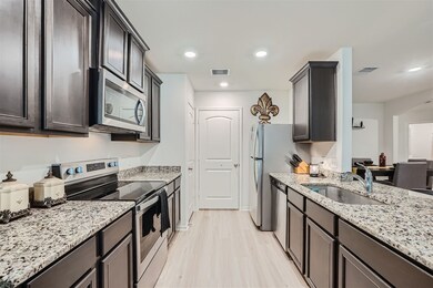 10757 Castle Rock Dr, Cleveland, TX 77328 - photo 3