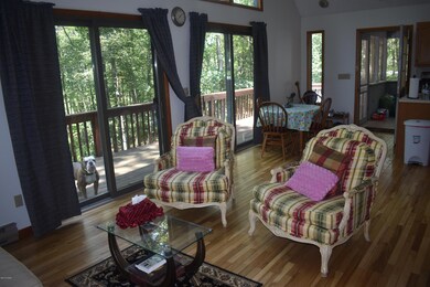 111 Surrey Dr, Hawley, PA 18428 - photo 2