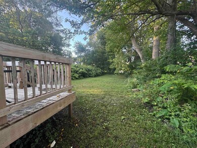 127 Quincy St, Waterloo, IA 50703 - photo 2