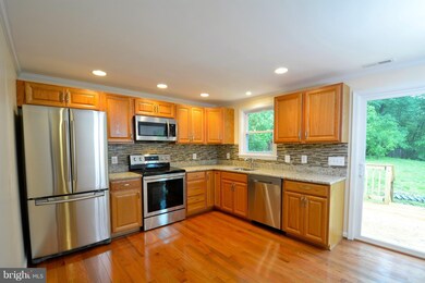 9004 Igoe St, Lorton, VA 22079 - photo 2