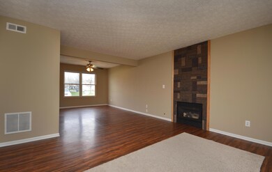 Living Room (2)