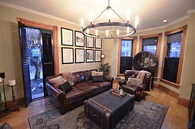 5_front living