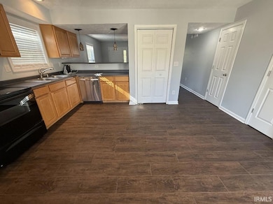 1331 S Cobble Creek Cir, Bloomington, IN 47401 - photo 3