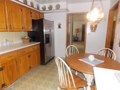 204 Taylor Rd, Barberton, OH 44203 - photo 4