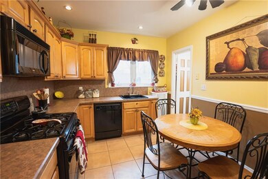 102 Delafield Place, Staten Island, NY 10310 - photo 3