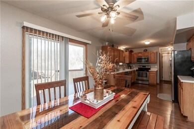 2324 E Marion St, Des Moines, IA 50320 - photo 6