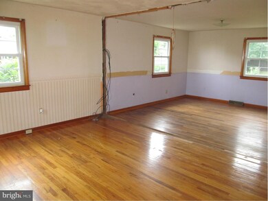 5851 Charlestown Rd, Mercersburg, PA 17236 - photo 4