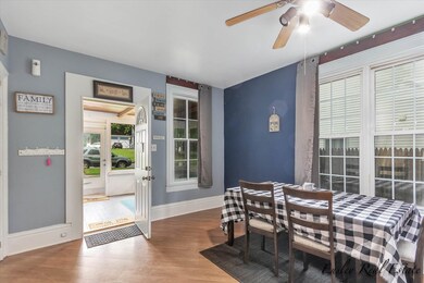 07-211 S Webster-WindowStill-Real-Estate