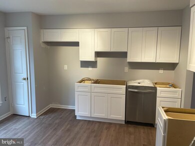 6832 Earthstar Ct, Springfield, VA 22152 - photo 2